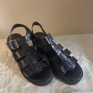 Texto Gladiator Platform Sandals Black Womens Size 10 Chunky Lug Sole Vegan